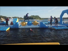Bouncia Aufblasbarer Wasser-Hindernisparcours für Wake Park / Aufblasbare Wasserpark-Fabrik